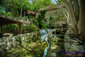 Wasserfall auf der Terrasse