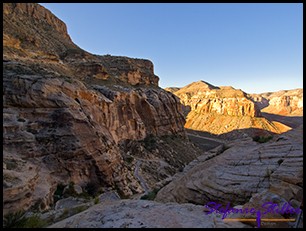 Die Sonne erreicht den Canyon