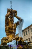 Vereister Brunnen auf der Piazza Barberini